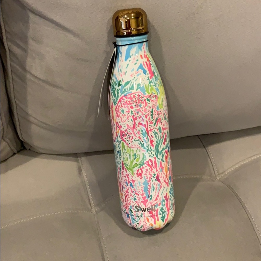Lilly Pulitzer Swell water bottle